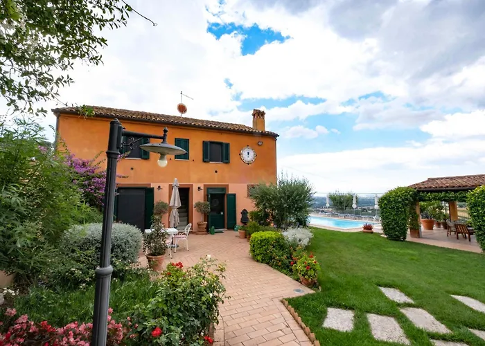 Agroturismo Poggio Montali *