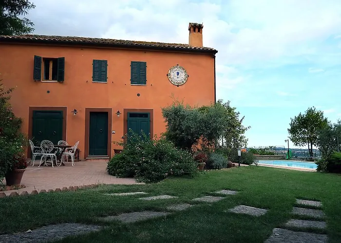 Agroturismo Poggio Montali *