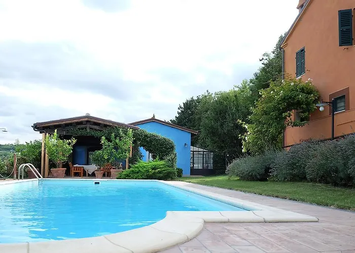 مزرعة للإقامة Poggio Montali